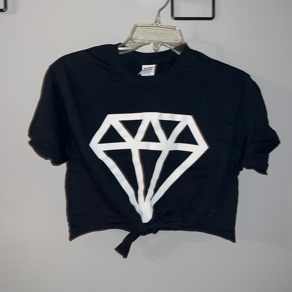 Diamond cut up crop top